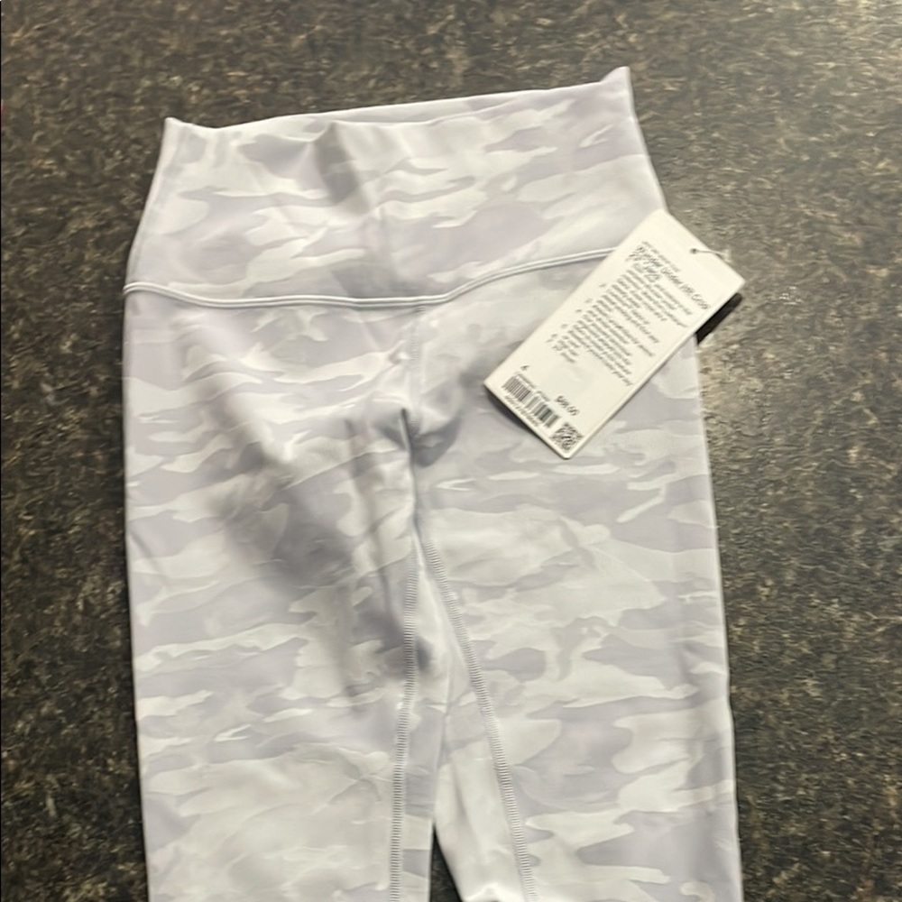 Lululemon Wunder Under HR Crop 23”, new with tags, never worn. Camo